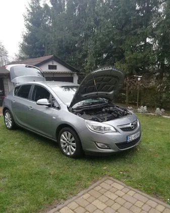 samochody osobowe Opel Astra cena 26500 przebieg: 123000, rok produkcji 2011 z Łódź